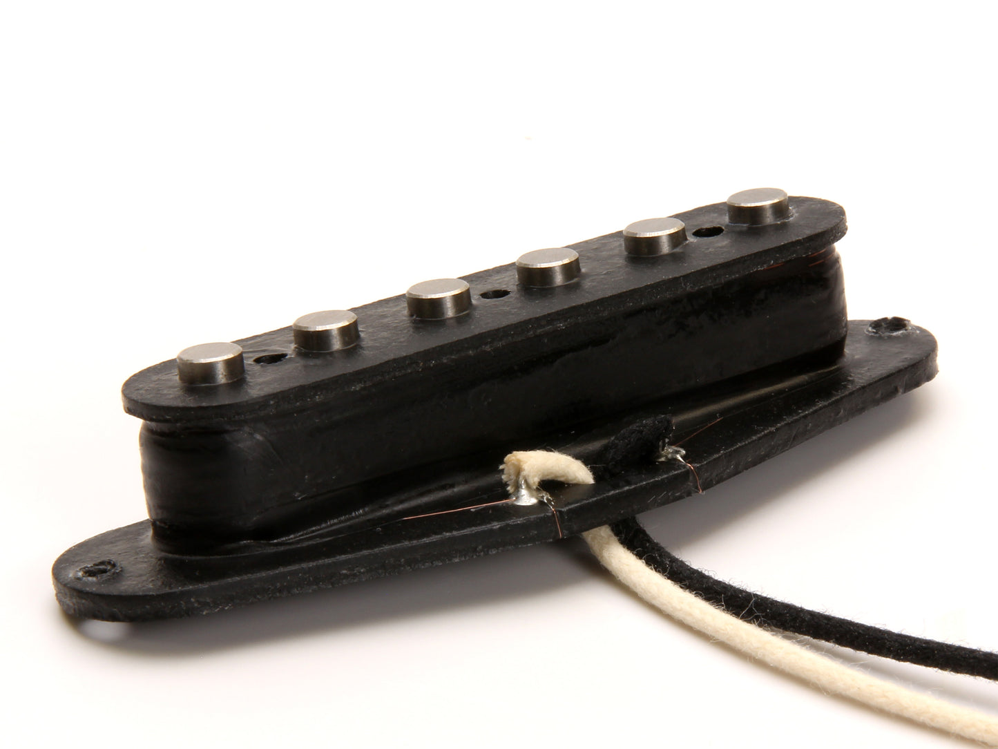 ToneShaper Stratocaster pickup with flat poles, rear view, no cover