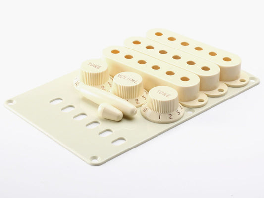 Fender Accessory Kit, Strat, Aged White